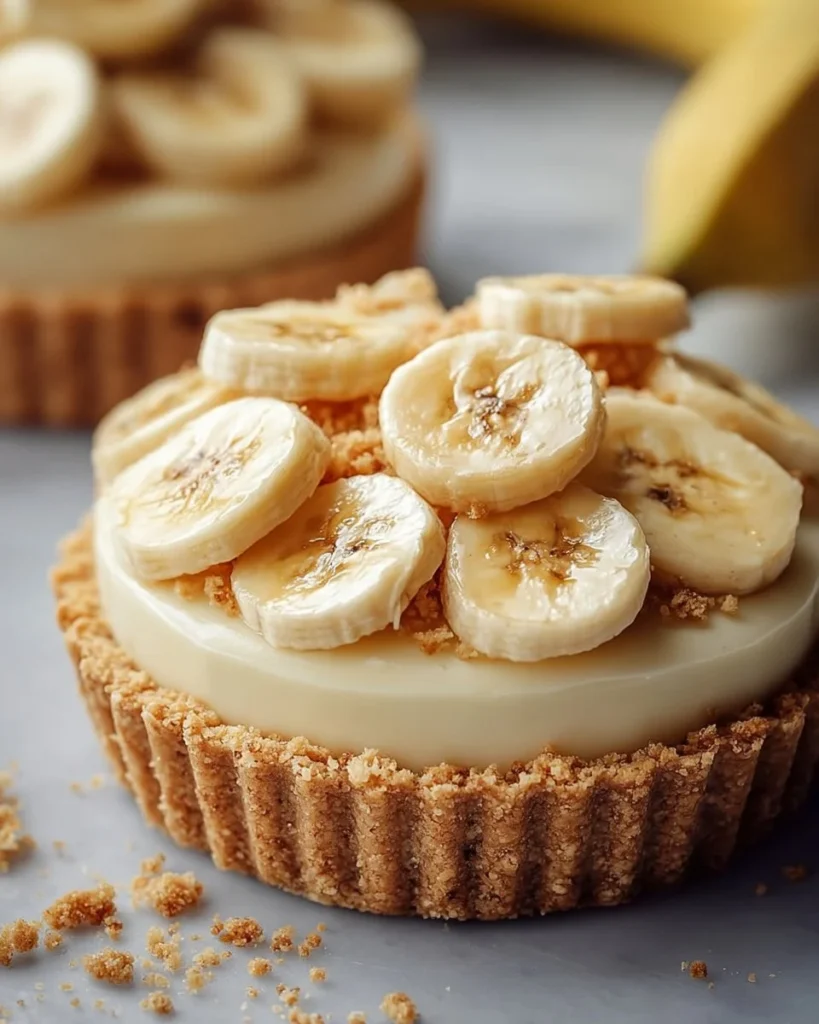 Delicious no-bake mini banana cream pies in dessert cups